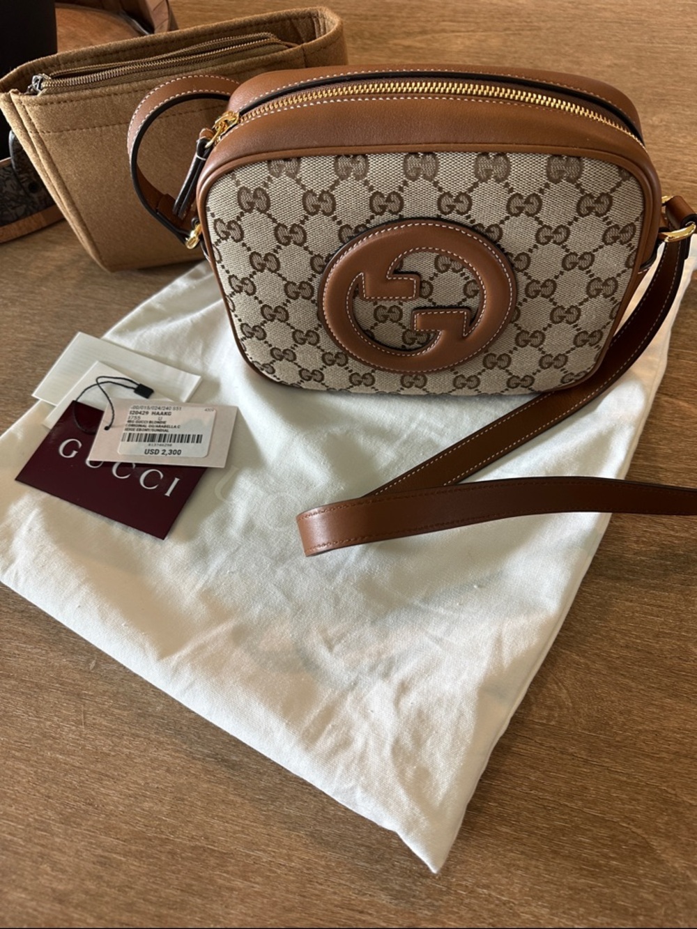 Gucci Beige GG Supreme Canvas and Brown Leather Crossbody Bag - Picture 2 of 12